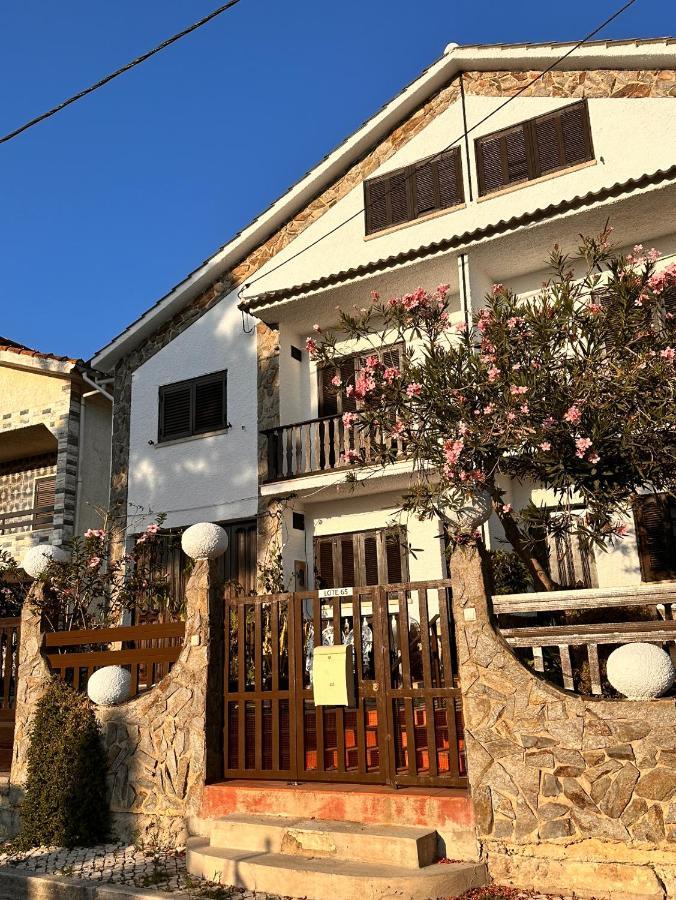 Nina'S Stay Hostel Charneca de Caparica Exterior foto